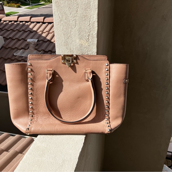 Valentino Garavani Rockstud leather tote - Picture 5 of 12